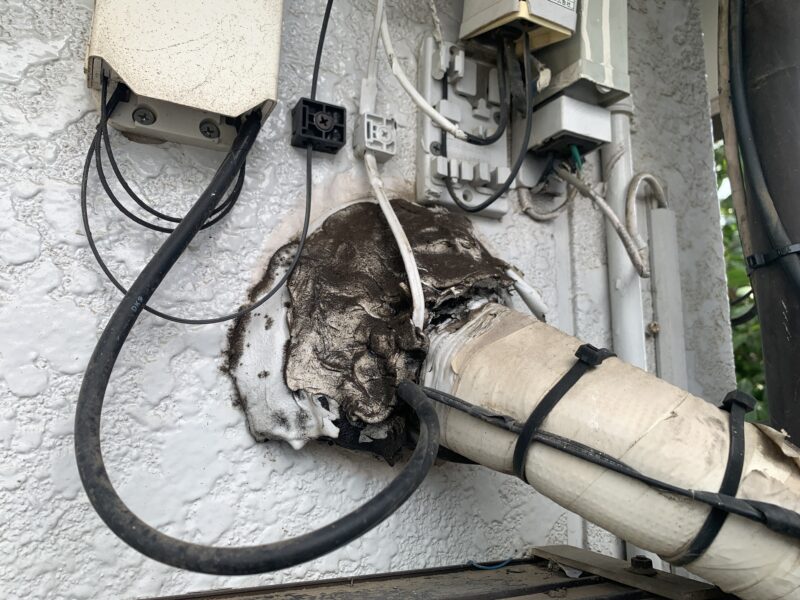 光配線が入っている配管穴